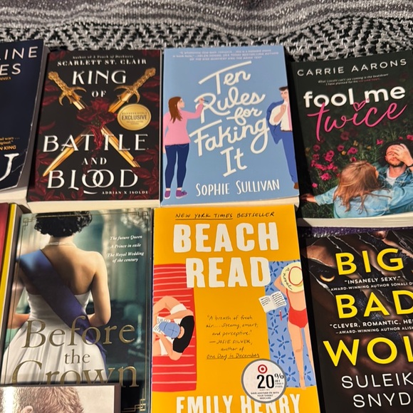 Assorted Book Collection - Picture 5 of 6